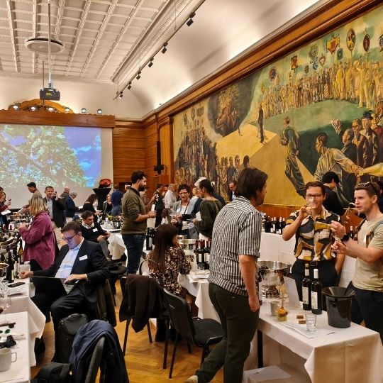 Το ελληνικό κρασί ισχυροποιεί τη θέση του σε Ηνωμένο Βασίλειο και Σκανδιναβία — Μεγάλη επιτυχία για τις δράσεις του ΣΕΟ σε τρεις στρατηγικές αγορές. Το ελληνικό κρασί ισχυροποιεί τη θέση του σε Ηνωμένο Βασίλειο και Σκανδιναβία — Μεγάλη επιτυχία για τις δράσεις του ΣΕΟ σε τρεις στρατηγικές αγορές.